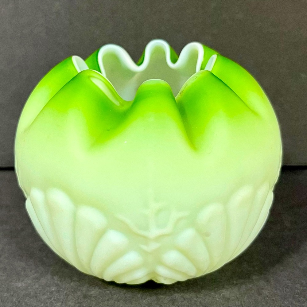 VTG Cased Glass Rose Bowl Consolidated Shell Seaweed Coral Green Vase Satin